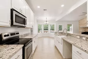220 Ulupau Cir, Bastrop, TX 78602 - Photo 10