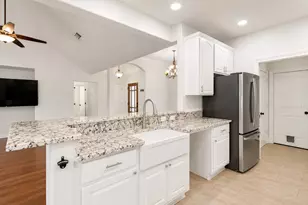 220 Ulupau Cir, Bastrop, TX 78602 - Photo 8