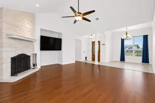 220 Ulupau Cir, Bastrop, TX 78602 - Photo 6