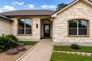 220 Ulupau Cir, Bastrop, TX 78602 - Photo 2