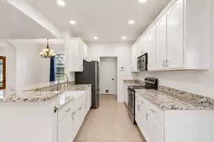 220 Ulupau Cir, Bastrop, TX 78602 - Photo 12