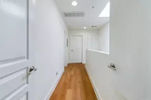 711 W 32nd St, Austin, TX 78705 - Photo 22