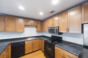 711 W 32nd St, Austin, TX 78705 - Photo 10