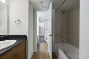 711 W 32nd St, Austin, TX 78705 - Photo 18