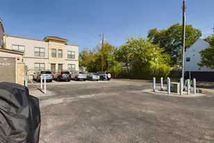 711 W 32nd St, Austin, TX 78705 - Photo 4