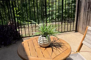 6910 Hart Ln, Austin, TX 78731 - Photo 8