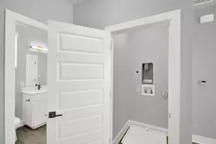 7204 Meador Ave, Austin, TX 78752 - Photo 12