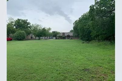1112 E 8th Street, Georgetown, TX 78626 - Photo 2
