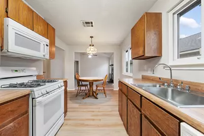 1100 Fairlawn Cove, Round Rock, TX 78664 - Photo 16