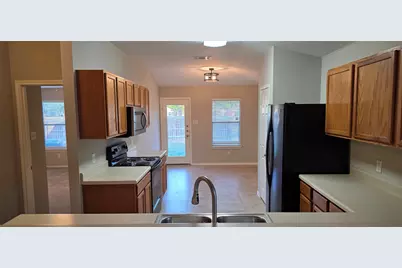 204 Quail Hollow Drive, Hutto, TX 78634 - Photo 6