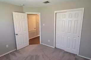 204 Quail Hollow Dr, Hutto, TX 78634 - Photo 16