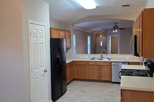 204 Quail Hollow Dr, Hutto, TX 78634 - Photo 8