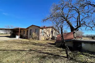 909 Fannin St, Nocona, TX 76255 - Photo 20