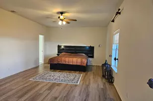 710 N Avenue C, Elgin, TX 78621 - Photo 10