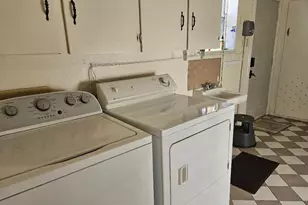 710 N Avenue C, Elgin, TX 78621 - Photo 26