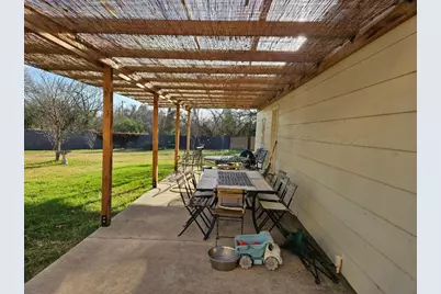 710 N Avenue C, Elgin, TX 78621 - Photo 28