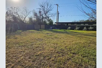 710 N Avenue C, Elgin, TX 78621 - Photo 30
