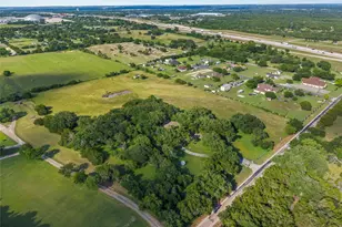 700 Shanklin Rd, Belton, TX 76513 - Photo 4