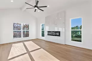 108 Koolua Dr, Bastrop, TX 78602 - Photo 10