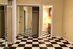 806 W 24th St, Austin, TX 78705 - Photo 6