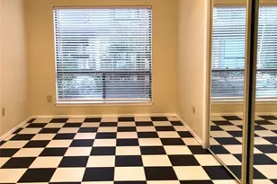 806 W 24th St, Austin, TX 78705 - Photo 4