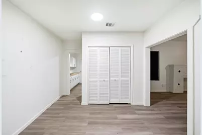 2215 N 2215 N Elmendorf Street #1, San Antonio, Tx 78201 Street, San Antonio, TX 78201 - Photo 2