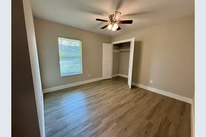 813 Central Avenue, Elgin, TX 78621 - Photo 22