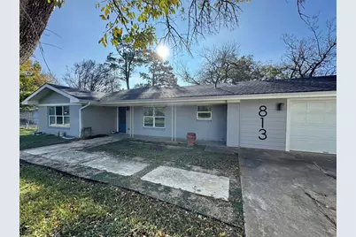 813 Central Avenue, Elgin, TX 78621 - Photo 1