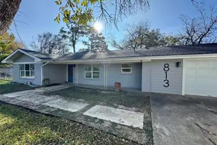813 Central Ave, Elgin, TX 78621 - Photo 1