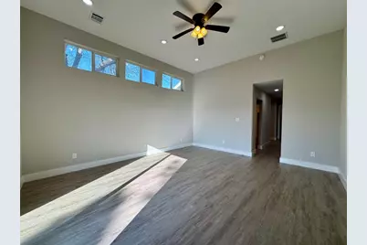 813 Central Avenue, Elgin, TX 78621 - Photo 16