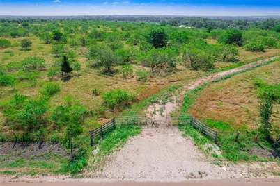 1435 County Road 429, Rockdale, TX 76567 - Photo 4