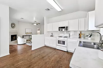 117 Rosemary Cove, Georgetown, TX 78626 - Photo 6