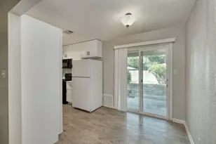 2711 St Edwards Cir, Austin, TX 78704 - Photo 6