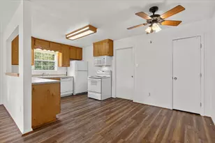 134 Tejas St, Smithville, TX 78957 - Photo 10
