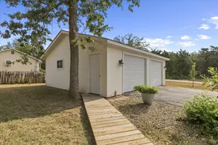 134 Tejas St, Smithville, TX 78957 - Photo 28