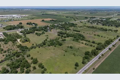 4302 N Main Street, Taylor, TX 76574 - Photo 12
