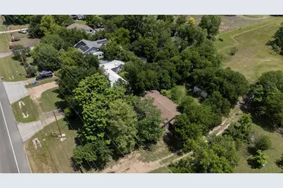 4302 N Main Street, Taylor, TX 76574 - Photo 32