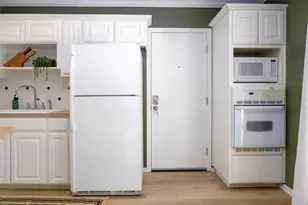 5326 Balcones Dr, Austin, TX 78731 - Photo 8