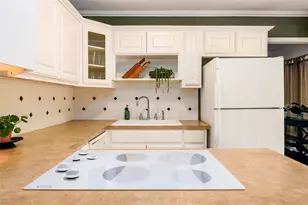 5326 Balcones Dr, Austin, TX 78731 - Photo 6