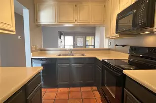 806 W 24th St, Austin, TX 78705 - Photo 6
