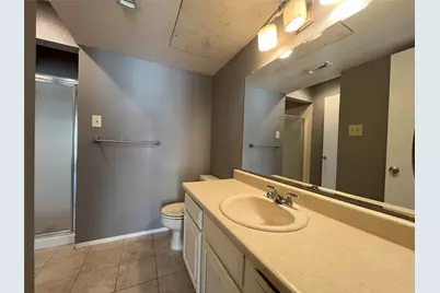 806 W 24th Street #303, Austin, TX 78705 - Photo 12