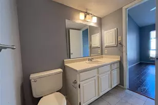 806 W 24th St, Austin, TX 78705 - Photo 14