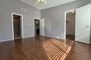 806 W 24th St, Austin, TX 78705 - Photo 8