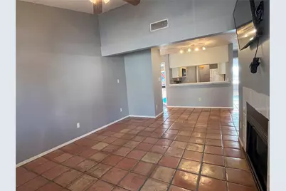 806 W 24th Street #303, Austin, TX 78705 - Photo 2