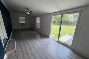 1401 E 29th St, Bryan, TX 77802 - Photo 8