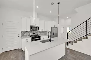 7603 Carver Ave, Austin, TX 78752 - Photo 2