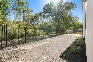 5607 Tura Ln, Austin, TX 78721 - Photo 34