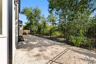 5607 Tura Ln, Austin, TX 78721 - Photo 32