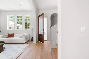 5607 Tura Ln, Austin, TX 78721 - Photo 4