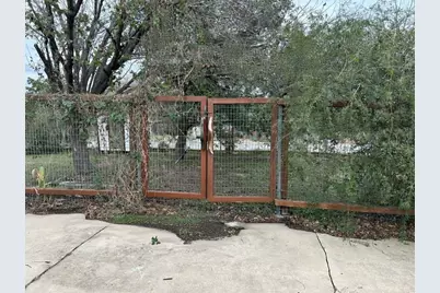 9010 Quail Creek Drive, Austin, TX 78758 - Photo 8